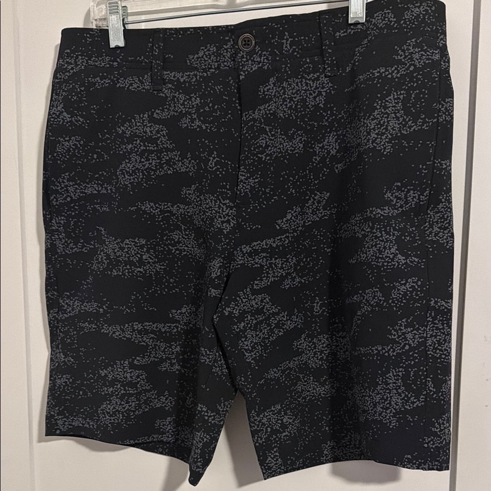 Under Armour Black and Gray Camouflage Shorts 34
